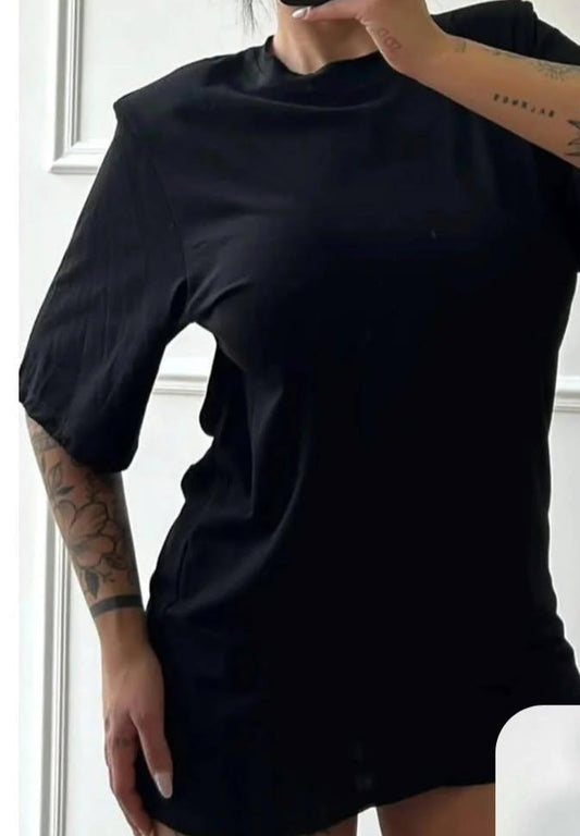 T-shirt con spalline strutturate