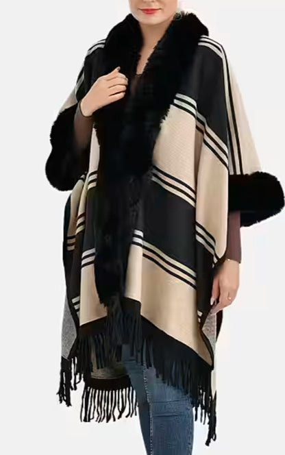 Poncho con ecopelliccia