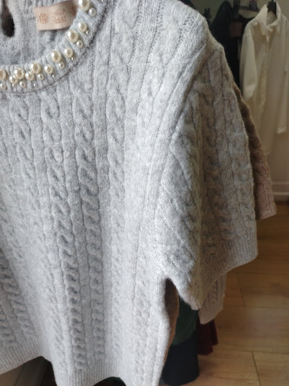 Maglioncino con dettagli sul collo